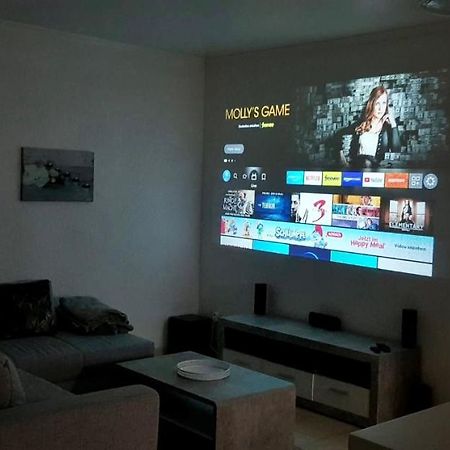Easystay#4 Home Cinema Ferienwohnung In Kliniknaehe Mit Balkon, Boxspringbett & Netflix Bad Oeynhausen Eksteriør bilde