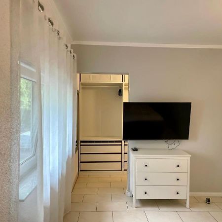 Easystay#4 Home Cinema Ferienwohnung In Kliniknaehe Mit Balkon, Boxspringbett & Netflix Bad Oeynhausen Eksteriør bilde