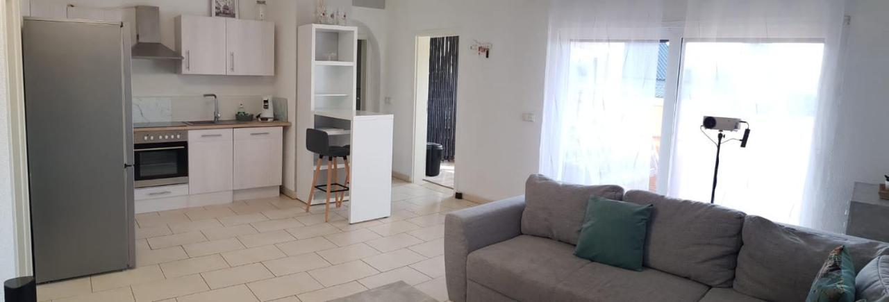 Easystay#4 Home Cinema Ferienwohnung In Kliniknaehe Mit Balkon, Boxspringbett & Netflix Bad Oeynhausen Eksteriør bilde