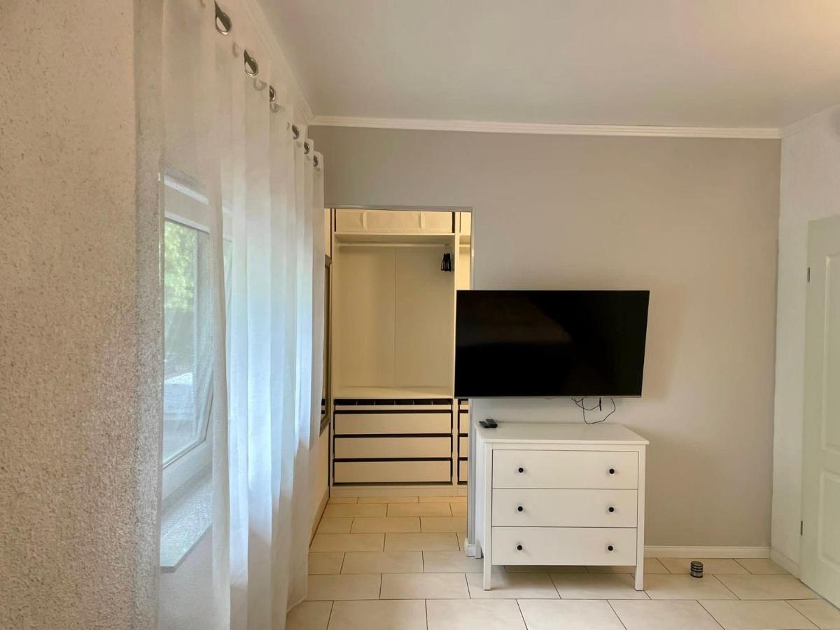 Easystay#4 Home Cinema Ferienwohnung In Kliniknaehe Mit Balkon, Boxspringbett & Netflix Bad Oeynhausen Eksteriør bilde