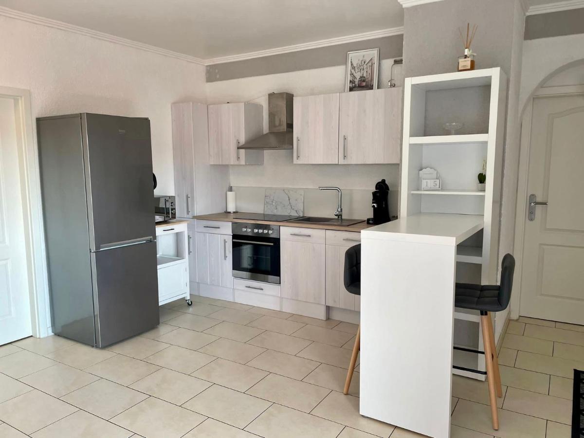 Easystay#4 Home Cinema Ferienwohnung In Kliniknaehe Mit Balkon, Boxspringbett & Netflix Bad Oeynhausen Eksteriør bilde